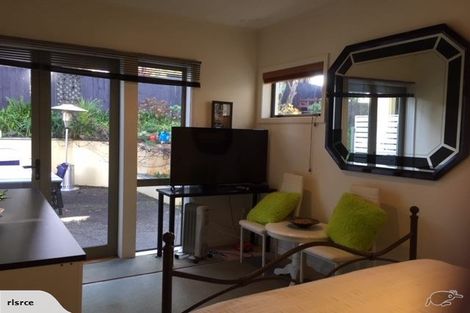 Photo of property in 19 Oakford Park Crescent, Greenhithe, Auckland, 0632