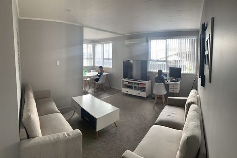 Photo of property in 43 Othello Drive, Clover Park, Auckland, 2023