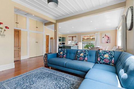 Photo of property in 98 Jellicoe Street, Martinborough, 5711