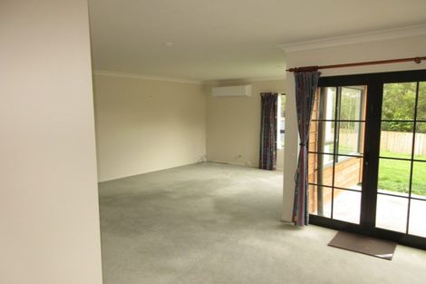 Photo of property in 6/15 Glanmire Road, Newlands, Wellington, 6037
