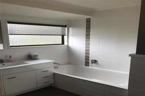 Photo of property in 80 Oira Road, Karaka, Drury, 2578