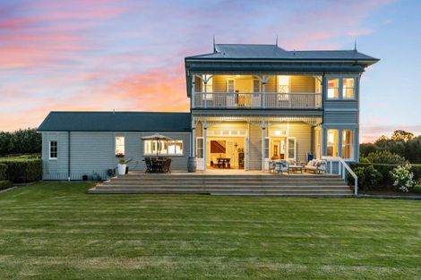 Photo of property in 111 Wharf Road, Clarks Beach, Pukekohe, 2679