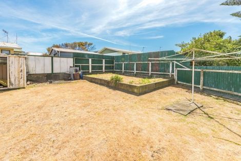 Photo of property in 4 Karyn Street, Castlecliff, Whanganui, 4501