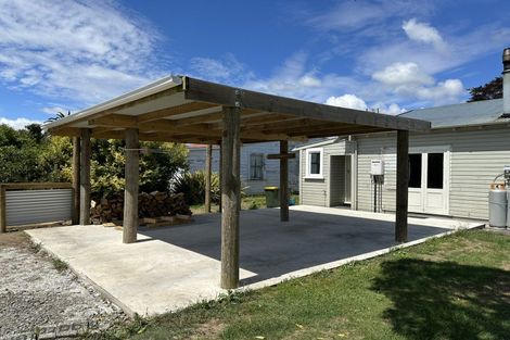 Photo of property in 2 York Street, Eltham, 4322