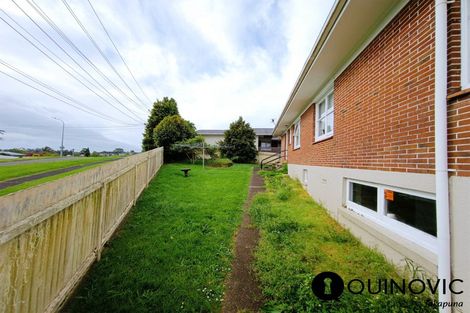 Photo of property in 520 Glenfield Road, Glenfield, Auckland, 0629