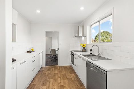 Photo of property in 2/45 Glenmore Road, Sunnyhills, Auckland, 2010