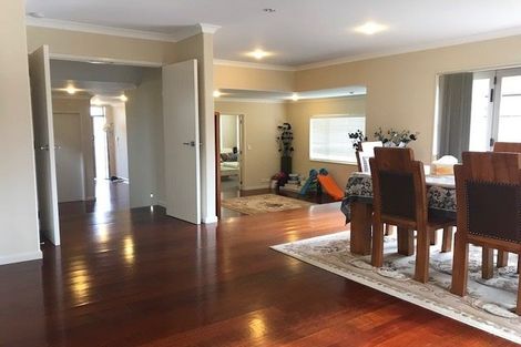 Photo of property in 10 Oak Bark Drive, Schnapper Rock, Auckland, 0632