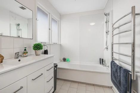 Photo of property in 805 Whangaparaoa Road, Manly, Whangaparaoa, 0930
