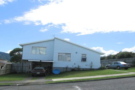 Photo of property in 19 Mount Marua Way, Timberlea, Upper Hutt, 5018