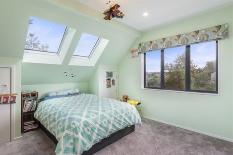 Photo of property in 2/8 Dallinghoe Crescent, Milford, Auckland, 0620