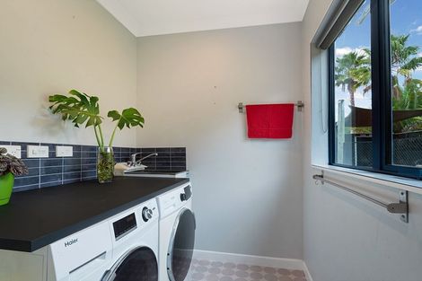 Photo of property in 141 Mangakura Road, Helensville, 0875