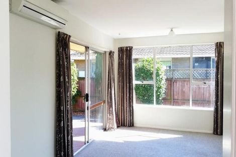 Photo of property in 7 Betula Place, Parklands, Christchurch, 8083
