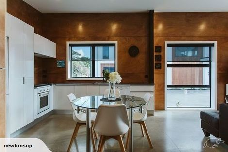 Photo of property in 7b Lyn Street, Lynmouth, New Plymouth, 4310