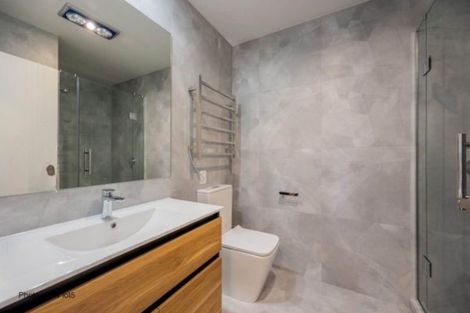 Photo of property in 6/9 Donovan Avenue, Massey, Auckland, 0614