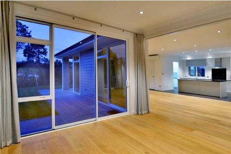 Photo of property in 2 York Terrace, Riverhead, 0820