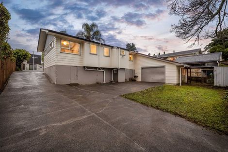 Photo of property in 5 Peterhouse Place, West Harbour, Auckland, 0618