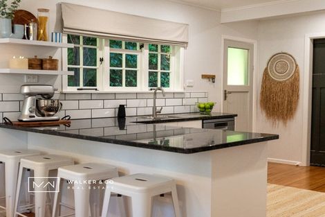 Photo of property in 4 Elmslie Road, Pinehaven, Upper Hutt, 5019