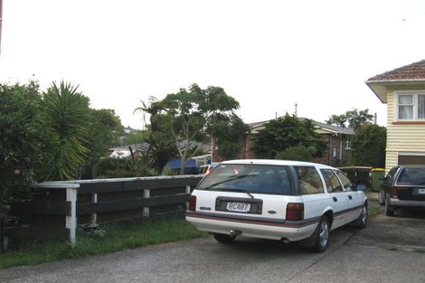 Photo of property in 18 Triangle Road, Massey, Auckland, 0614