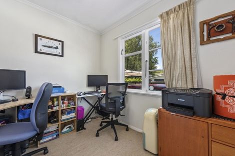 Photo of property in 13 Heretaunga Square, Silverstream, Upper Hutt, 5019