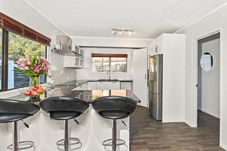 Photo of property in 223 Walter Strevens Drive, Conifer Grove, Takanini, 2112