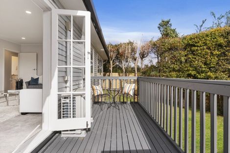 Photo of property in 1/92 Commissariat Road, Mount Wellington, Auckland, 1060