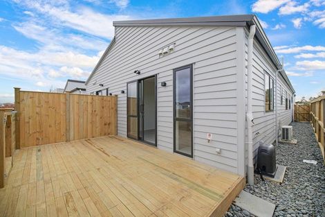 Photo of property in 10 Kaapehu Street, Karaka, 2578