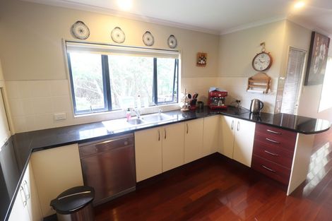 Photo of property in 16 Crimson Park, Oteha, Auckland, 0632