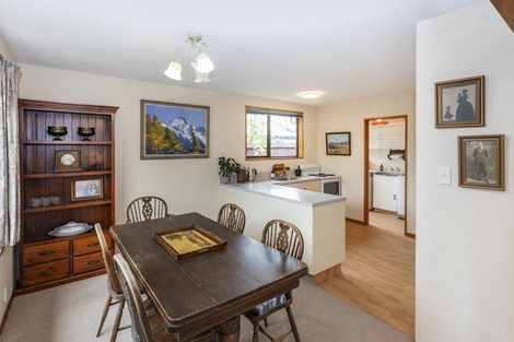 Photo of property in 2/10 Broadfell Avenue, Avonhead, Christchurch, 8042