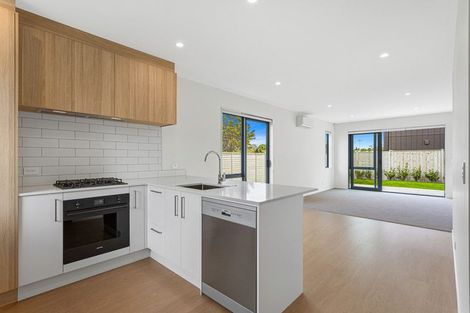 Photo of property in 6 Verde Lane, Rosehill, 2113