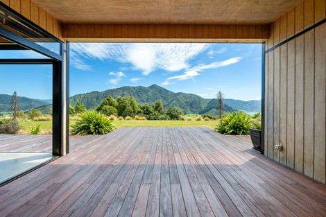 Photo of property in 1424 Queen Charlotte Drive, Linkwater, 7281