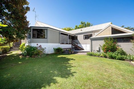 Photo of property in 1 Ritchie Place, Havelock North, 4130