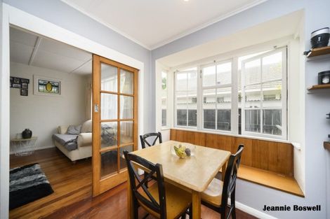 Photo of property in 654 Featherston Street, Roslyn, Palmerston North, 4414