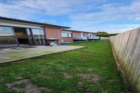 Photo of property in 54 Tiriwa Drive, Massey, Auckland, 0614