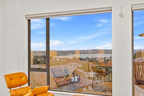 Photo of property in 26a Bernleigh Terrace, West Harbour, Auckland, 0618