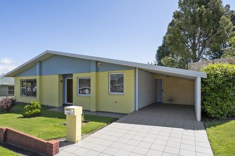 Photo of property in 102 Awanui Street, Merrilands, New Plymouth, 4312