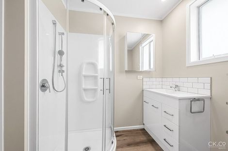 Photo of property in 1/12 Poplar Grove, Ebdentown, Upper Hutt, 5018