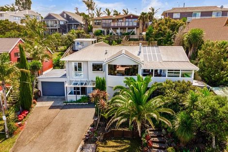 Photo of property in 17 Da Vinci Place, West Harbour, Auckland, 0618