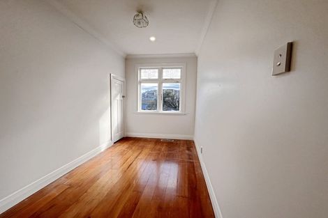 Photo of property in 38 Hawker Street, Mount Victoria, Wellington, 6011