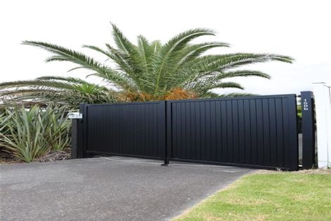 Photo of property in 158b East Coast Road, Forrest Hill, Auckland, 0620