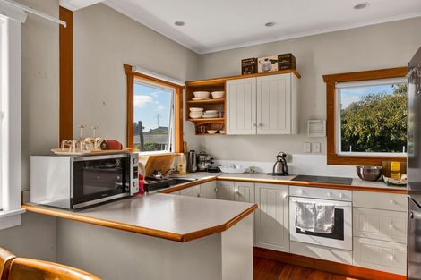Photo of property in 45 Mangorei Road, Strandon, New Plymouth, 4312