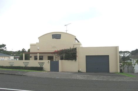 Photo of property in 2/48 Colonial Road, Birkenhead, Auckland, 0626