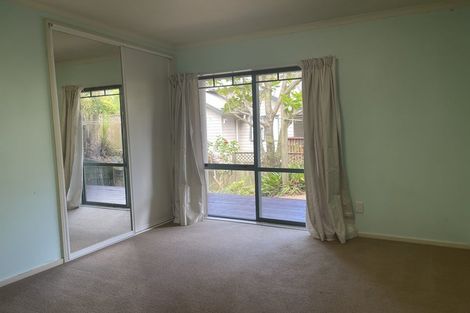 Photo of property in 14 Cayman Place, Unsworth Heights, Auckland, 0632
