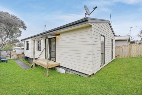 Photo of property in 2/140 Shifnal Drive, Randwick Park, Auckland, 2105