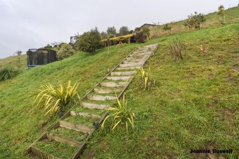 Photo of property in 105 Cashmere Drive, Fitzherbert, Palmerston North, 4410