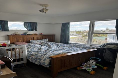 Photo of property in 15 Bevyn Street, Castor Bay, Auckland, 0620