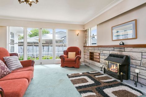 Photo of property in 20 Clare Street, Cambridge, 3434