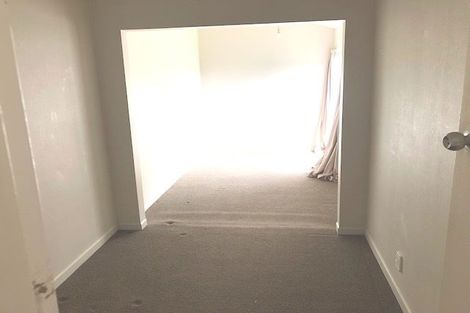 Photo of property in 16 Pomaria Road, Henderson, Auckland, 0610