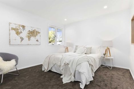 Photo of property in 4 Neil Avenue, Te Atatu Peninsula, Auckland, 0610