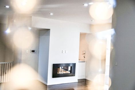 Photo of property in 21 Loughros Place, Pinehill, Auckland, 0632