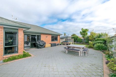 Photo of property in 30 Waiwherowhero Drive, St Andrews, Hamilton, 3200